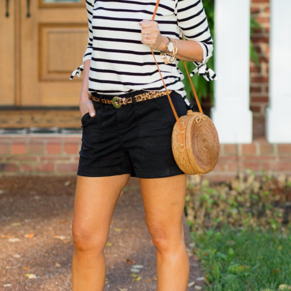 Love Tree black 100% Linen shorts szL